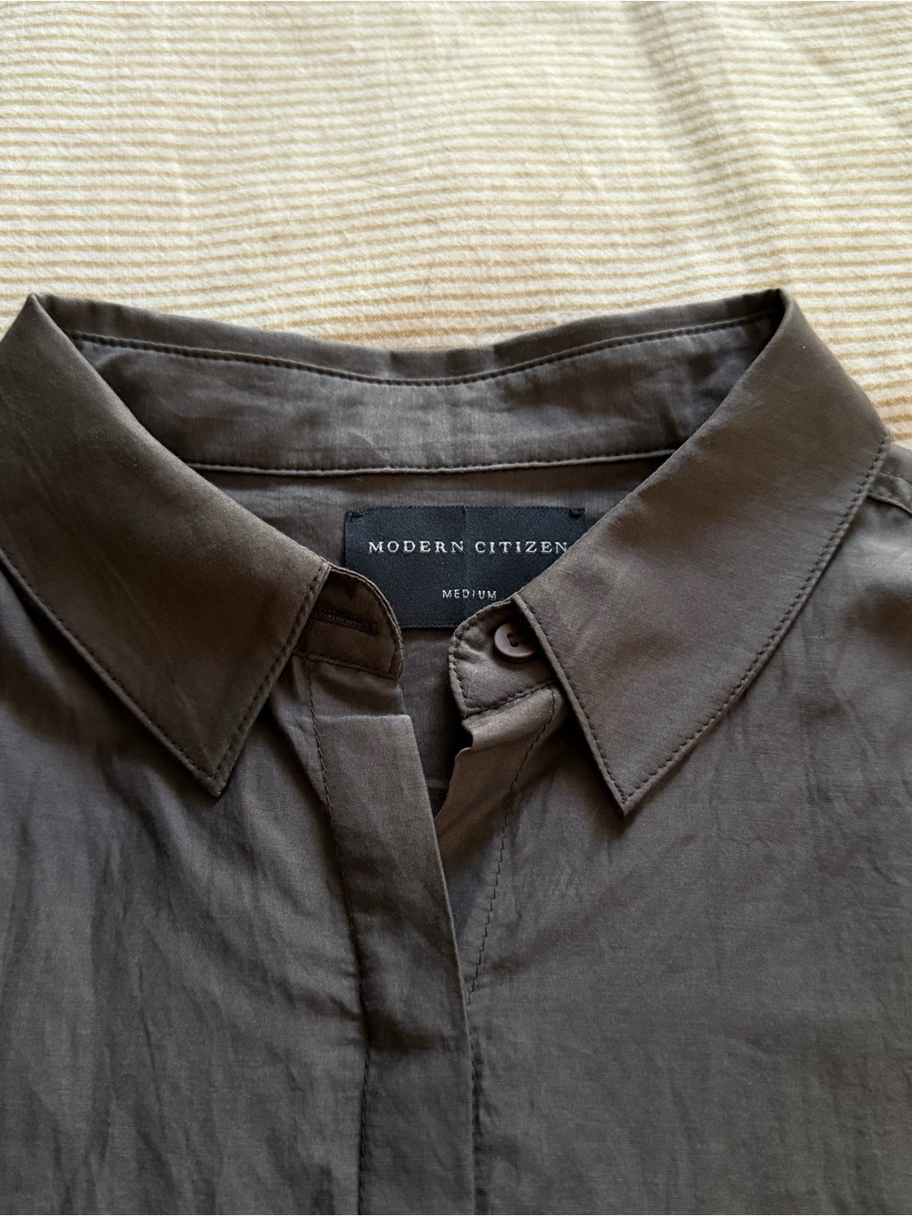 Cotton & Silk Short-Sleeve Button-Down Shirt by Modern Citizen - Picture 2 of 6